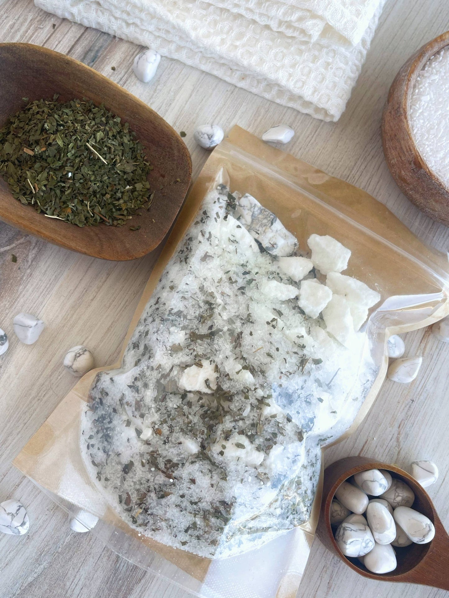 Howlite, Peppermint, & Cannabis Bath Bomb Bath Soak